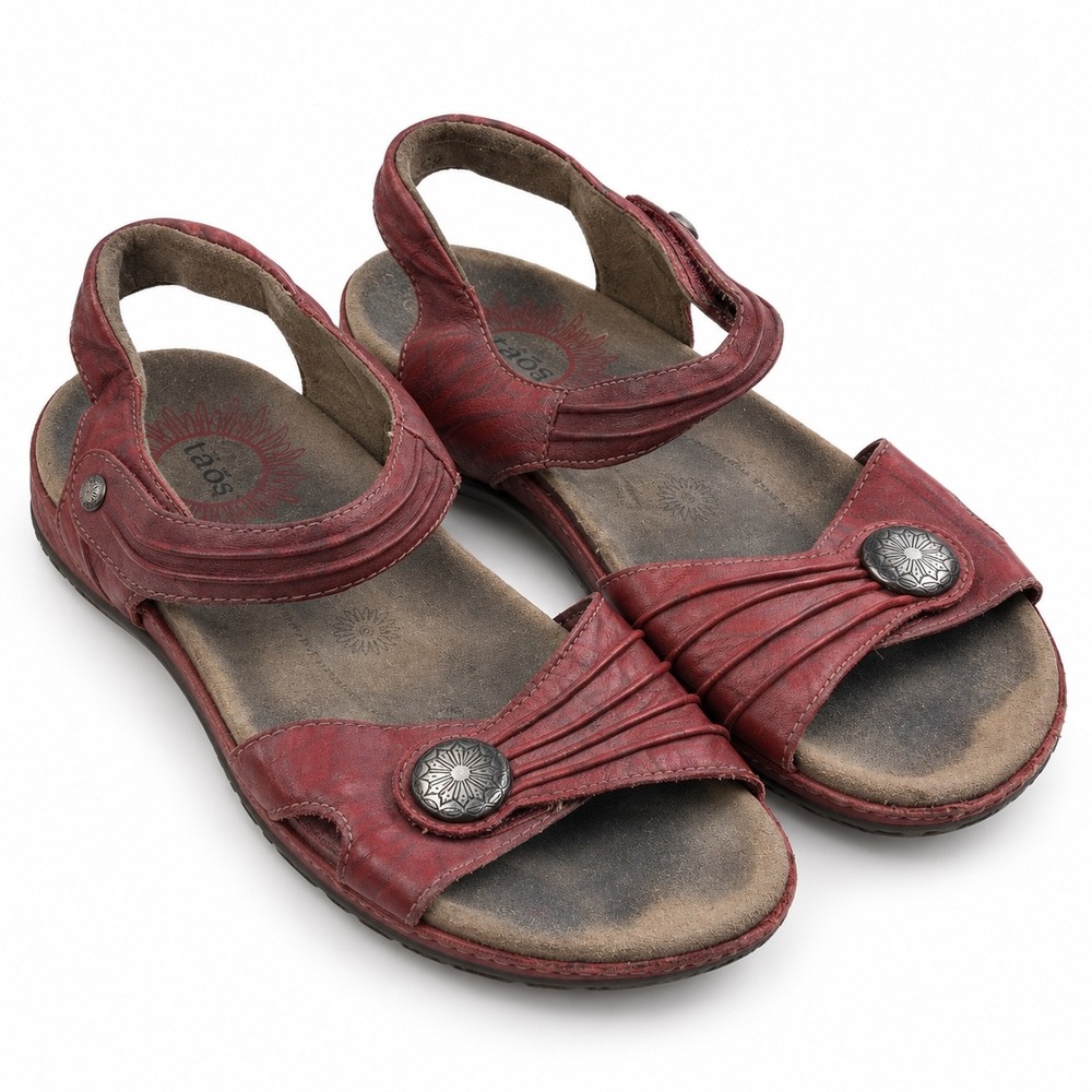 Taos Vintage Y2K Red Leather Pleated Medallion Comfort Sandals Women's Size 9